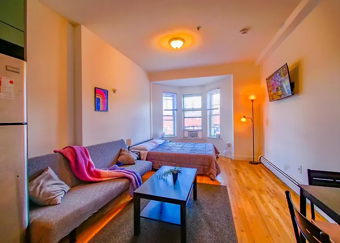 Deluxe Studio Minutes From Nyc!